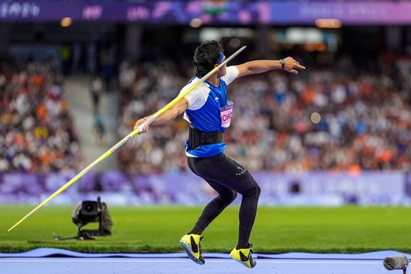 Neeraj chopra wins silver at Paris Olympics 2024